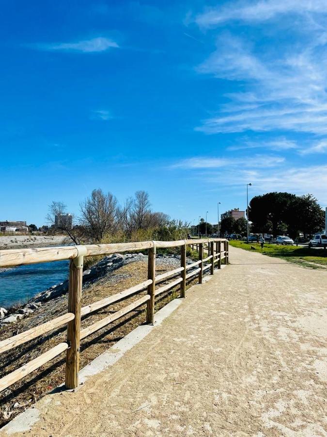 Studio Cosy Avec Terrasse Et Garage Saint-Laurent Du Var Limitrophe Nice Ngoại thất bức ảnh